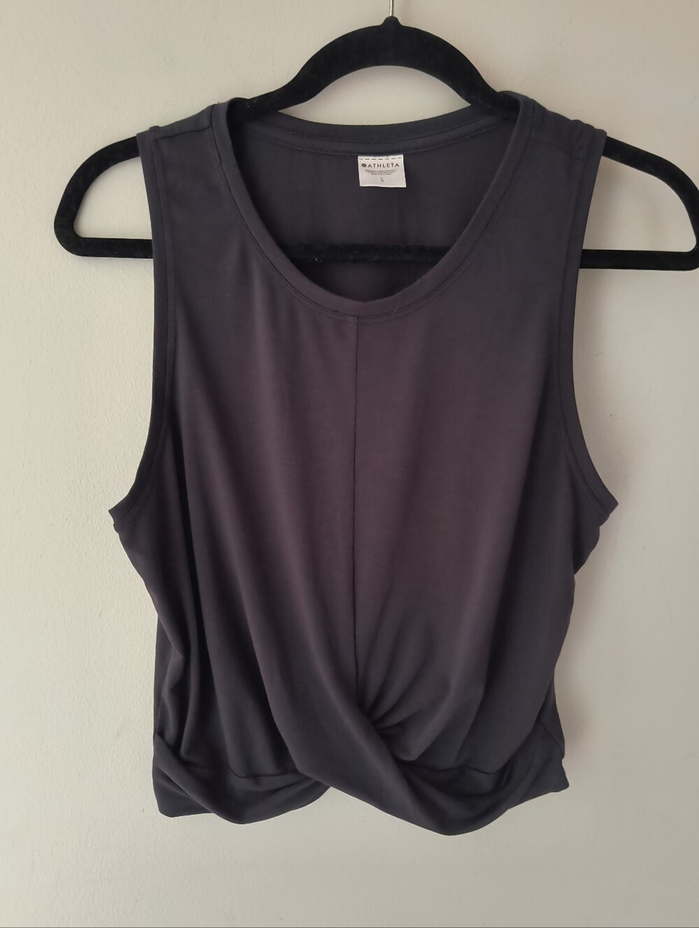 Athleta Black Sleeveless Cropped Tank top Size Large